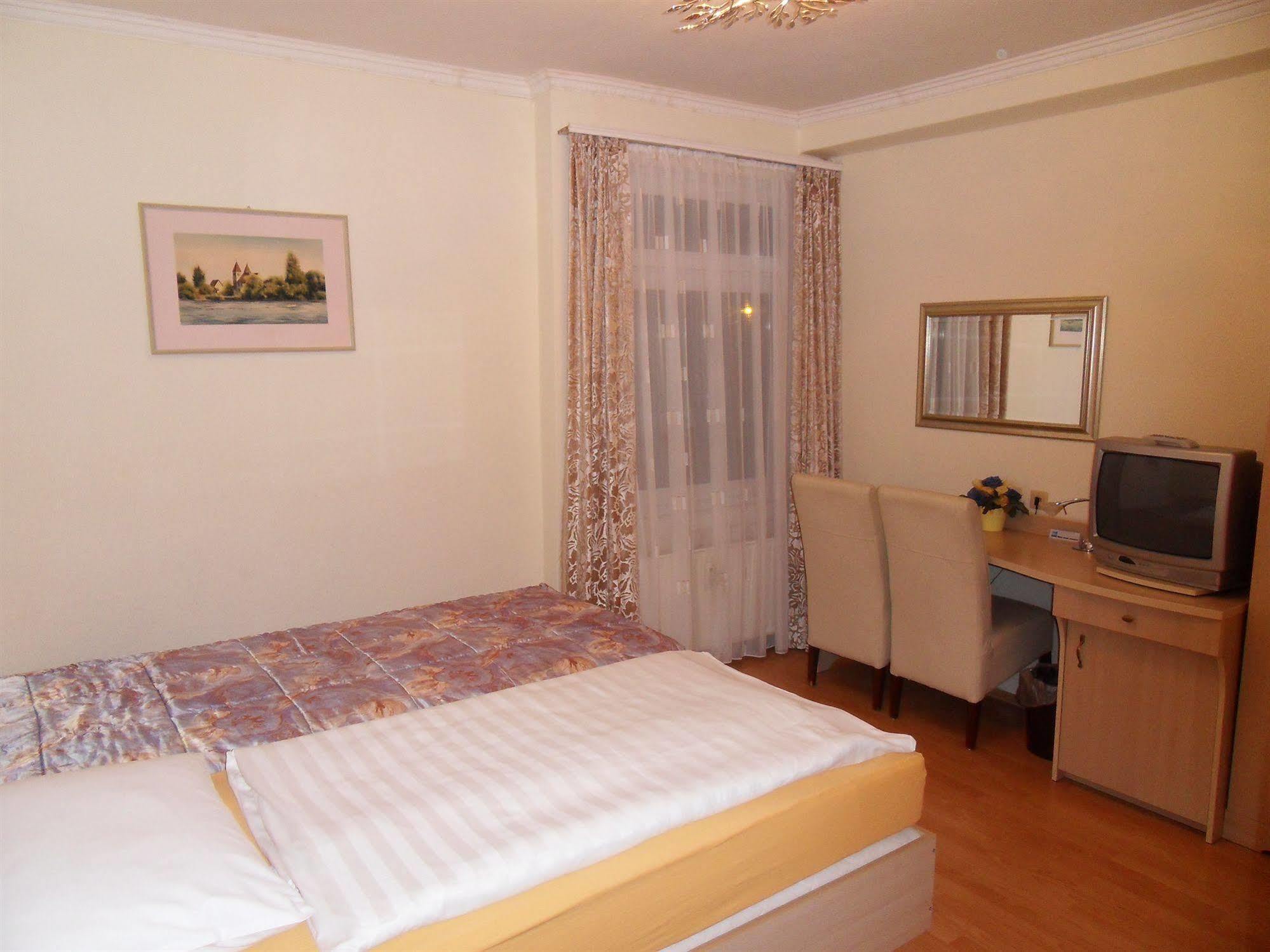 Zum Adler Hotel
